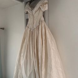 Vintage wedding dress