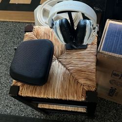 turtle beach headphones, headphone stand, xbox controller case 