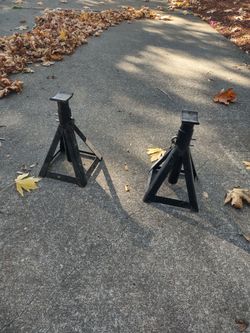 Jack stands
