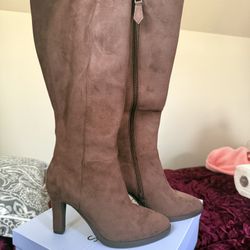 AEROSOLES Brown Suede Knee-High Heeled Boots with Side Zip