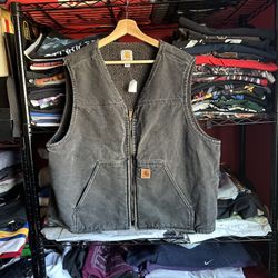 Carhartt Vest size Large in Men for $50