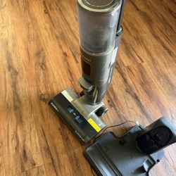 Eureka Hard Floor Cleaner With Charging Station