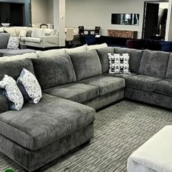 Brand New/ Black Velvet Oversized Sectional,  Seccional, Couch 