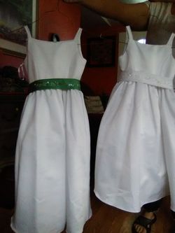 EASTER I sell two dresses for girls, Sizes 4 and 8 years old., $ 25 the two
