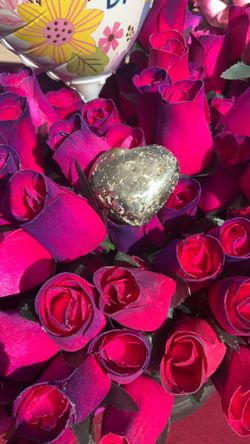 Wood roses and hearts