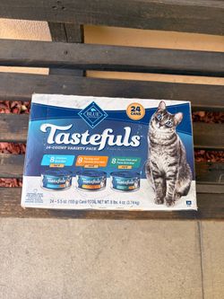 24 cans Blue Buffalo cat food 5.5 ounce
