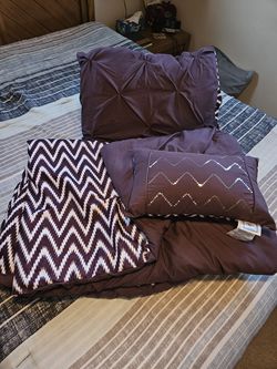 Purple Reversible Twin Bedding