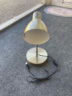 Brass desk lamp with on off switch. Pickup only cross streets 59th Ave. and Peoria.