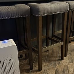 Nailhead Pub Height/ Bar Height Stools. Great Condition. Hardly Used For Deco Only. Set Of 3 At