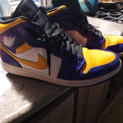 Air Jordans 1 Mids Lakers Edtion