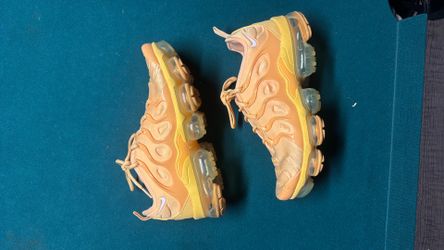 NIKE AIR VAPORMAX PLUS “YOLK”
