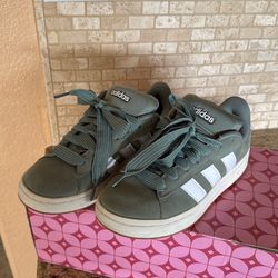 Adidas shoe size 7