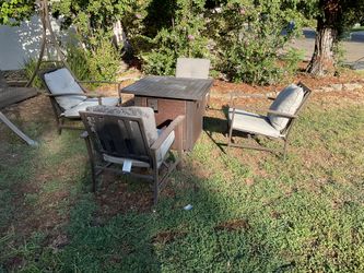 4 Patio Chairs With Fire Pit 