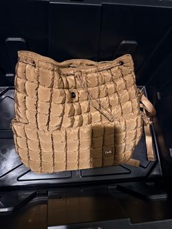 I&R Quilted Puffer Bucket Bag