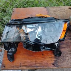 Grand Cherokee  LH Headlight 