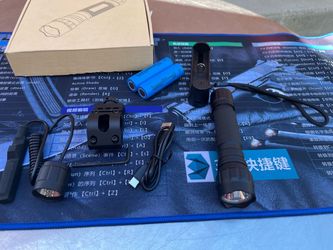 Tactical flashlight