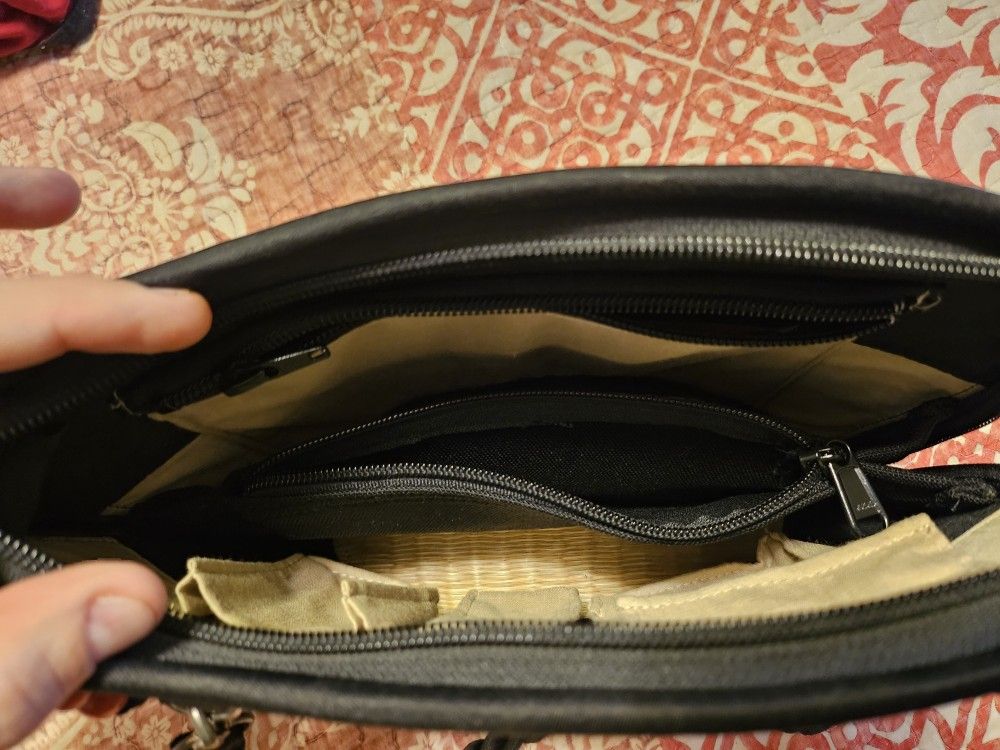 2 Womens Purses 