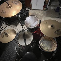 Pearl Drum Set with DW 5000 Pedal