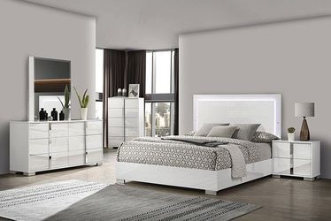Queen 4 Piece Bedroom Set White Glassy Finish