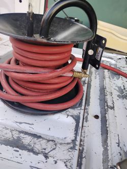 Air compressor retractable air hose