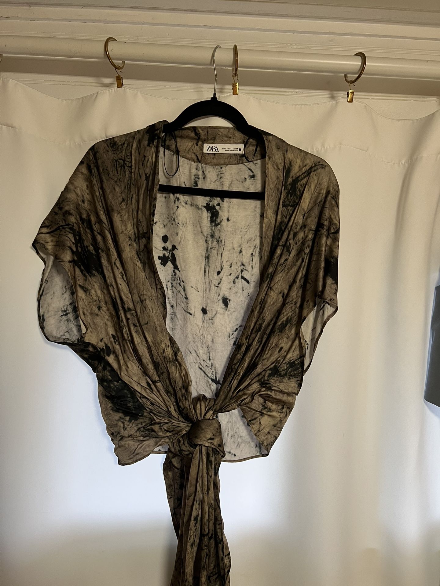 Women’s Tie Shirt/Shawl, L, Never Worn