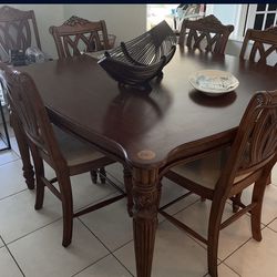 Tradewind Dining Table w/6 Chairs