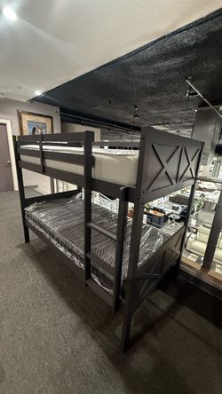TWIN OVRR TWIN BUNK BED