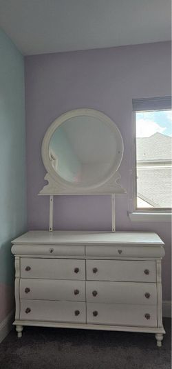 Kids dresser set