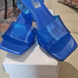 New**Womans Beautiful Clear Blue Slip On Heels