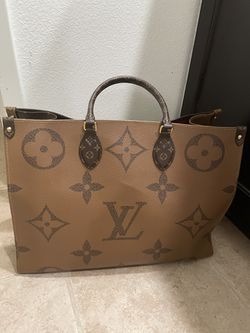Louis Vuitton Newport Beach Bag for Sale in Lake Forest, CA - OfferUp