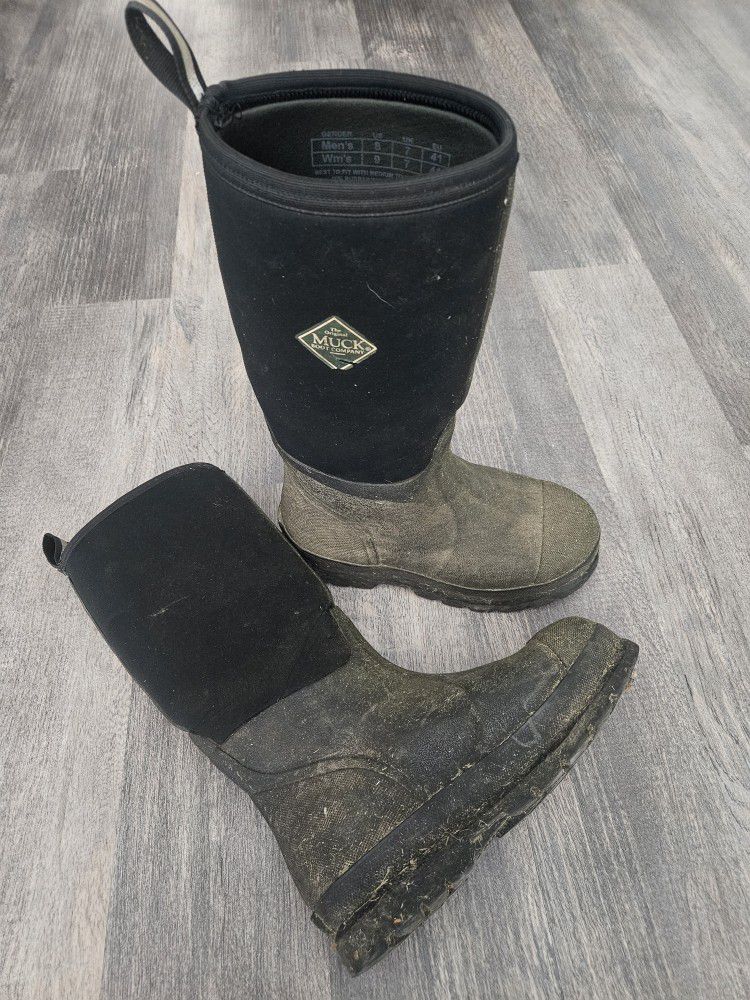 Muck Boots Tall Size 8 Mens