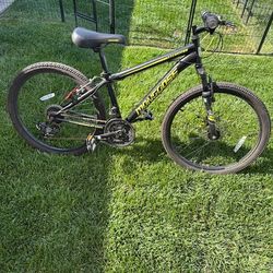 Mongoose Mountain Bike 21 Speed Front Disk Brake And Front Suspencion