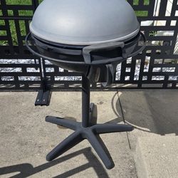 GEORGE FOREMAN  $20 NEEDS THE ELECTRIC  SKILLET  CORD REPLACEMENT 