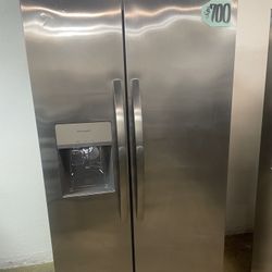 Frigidaire Refrigerator 