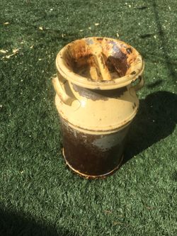 18” inch Large Antique 10gal Milk Metal jug