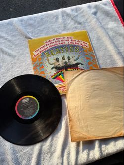 The Beatles “Magical Mystery Tour” Vinyl LP – Capitol Records – Vintage
