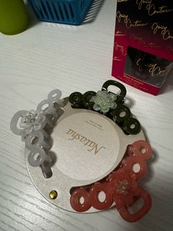 Hair clips