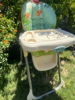 Y2K vintage baby highchair in great condition
