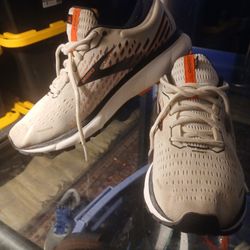 Brooks Women's Ghost 13 Size 12