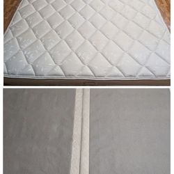 North American B,edding Kin,g ma,ttress 11 inch, Pillow top, Innerspring and box spring. 