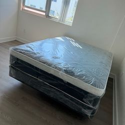 Queen mattress pillow top set with box spring (2pc - new) NEW KING-QUEEN-FULL-TWIN SIZE SETS MATTRESS AND BOX SPRING 2-pcs