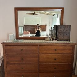 8 Drawer Dresser with mirror 