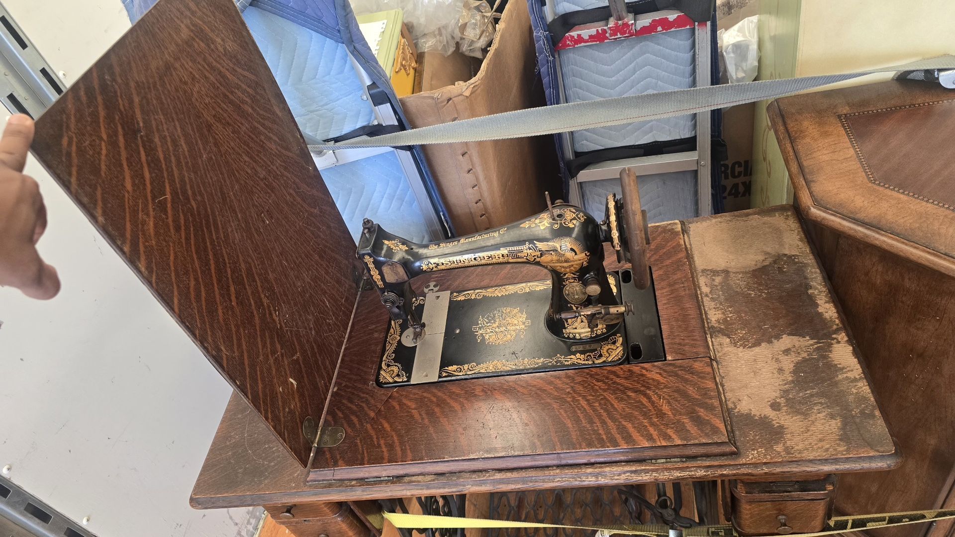 1904 Singer Treadle Machine