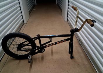 KINK "Kicker" 2021 BMX Bike•18" Frame•3-Piece Crank• *COMES AS SEEN IN PICTURES*