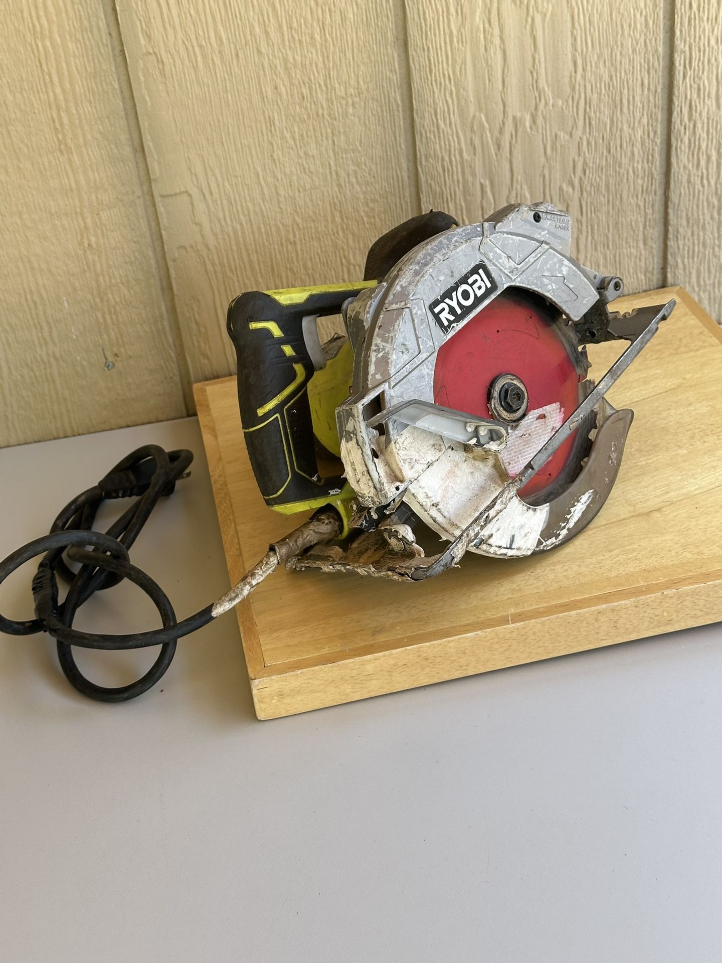 Ryobi CSB144LZ Corded Electric 7-1/4 in. Circular Saw