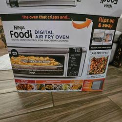 Mostly New (Used Twice)Ninja Foodi 8 in 1 Digital Flip Away Air Fryer Toaster Oven