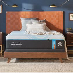 King size,Tempurpedic luxebreeze Firm