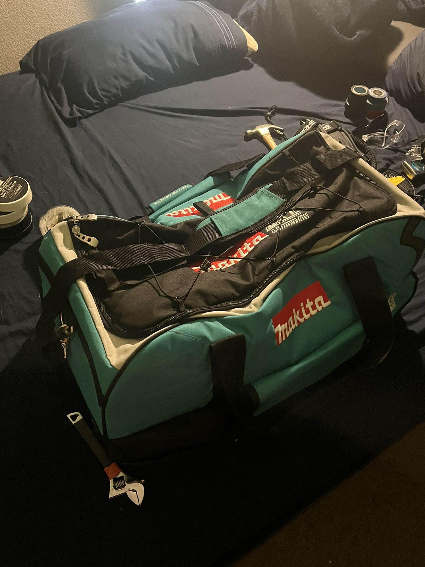 Makita Tool Bag With Wheels& Retractable Handle