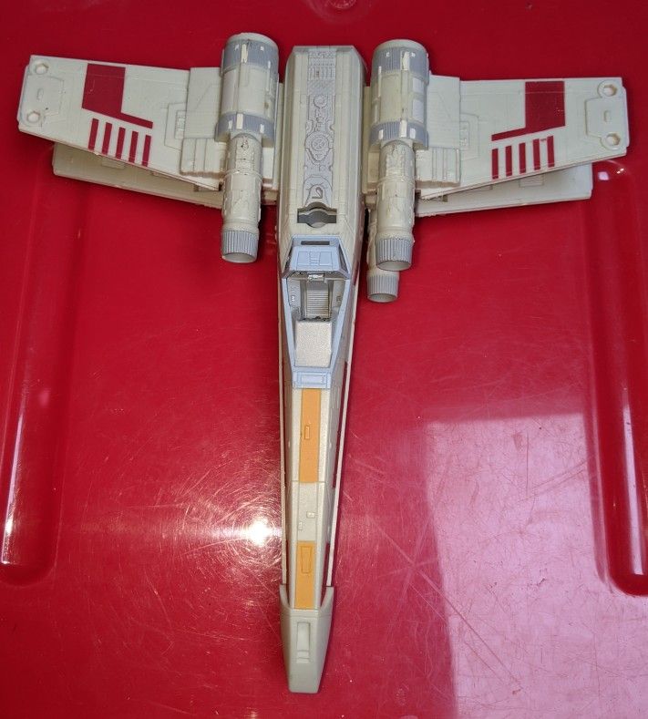 Star Wars Luke Skywalker’s X Wing Fighter Ship 