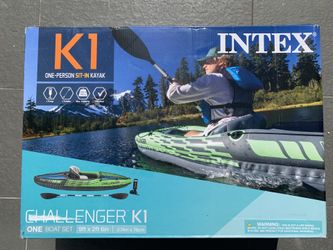 Challenger K1 Kayak with paddles